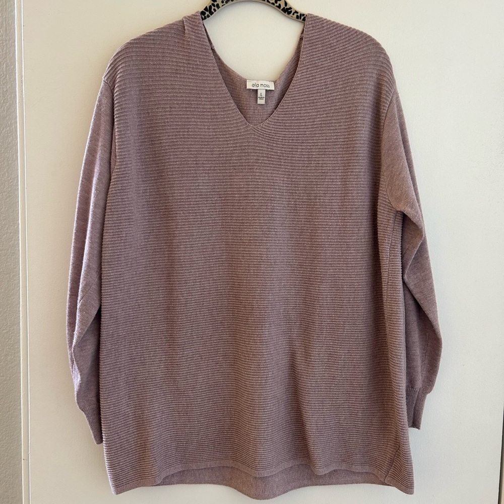 Ella Moss V-Neck Sweater in Soft Mauve